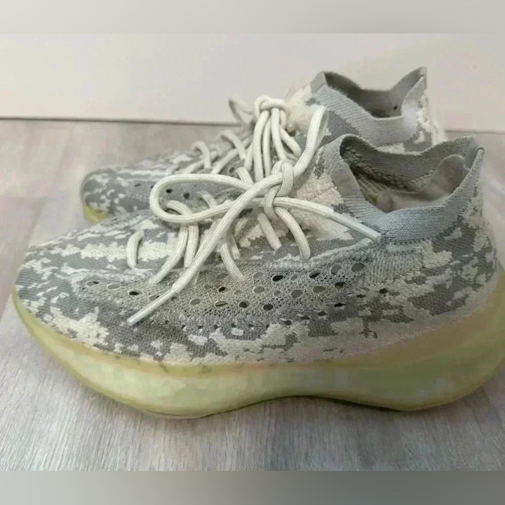 Adidas Yeezy Boost 380 ‘Alien’ Sneakers Size 7 Mens Gray White Primeknit - Picture 5 of 8